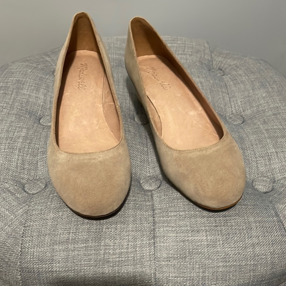 Madewell low-heel pumps. Used but good condition.